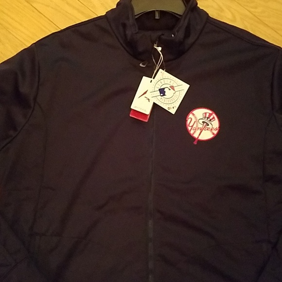 NWT Men's Yankees Golf Jacket - Picture 4 of 7